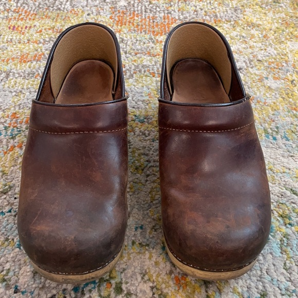 Dansko Professional Clogs. Sz 39 - Picture 2 of 9